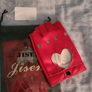 Red fingerless gloves